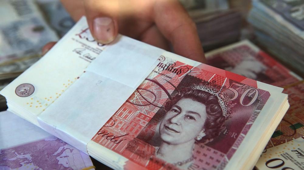 Pakistani Rupee Recovers Against GBP But Loses Against All Major Currencies