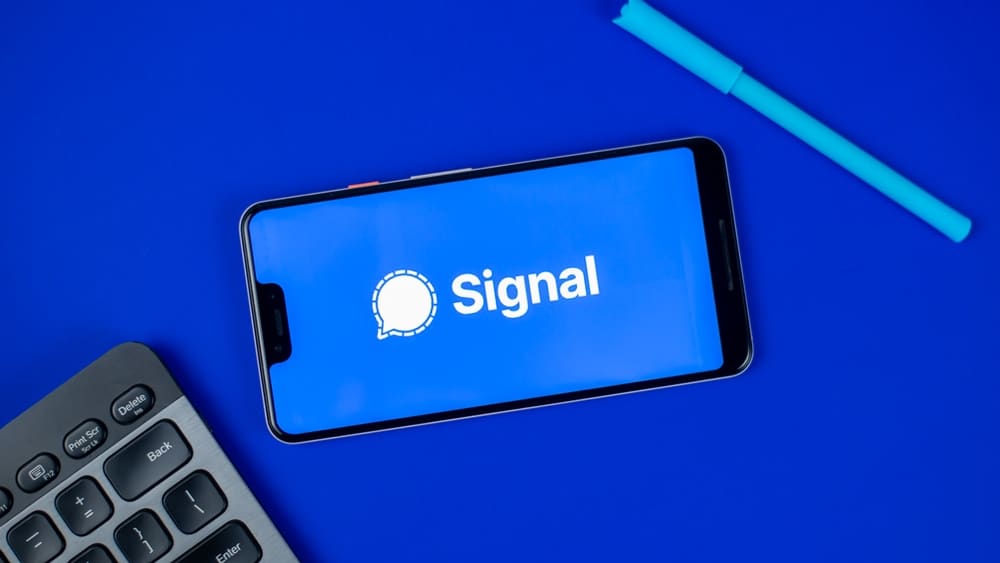 signal instant message