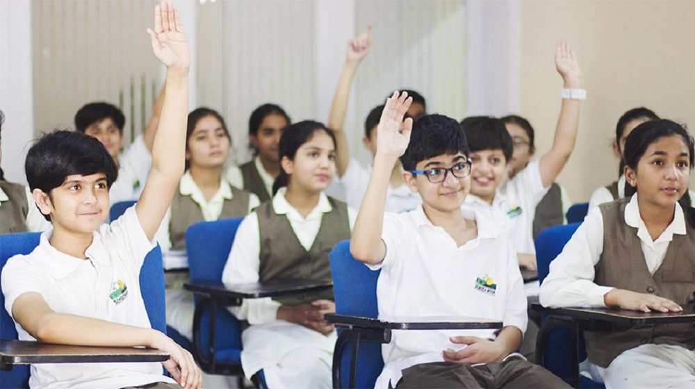 Govt Announces to Teach 1973 Constitution in Schools