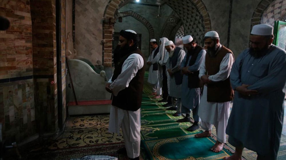 Govt Approves Monthly Stipend for Imams and Khateebs