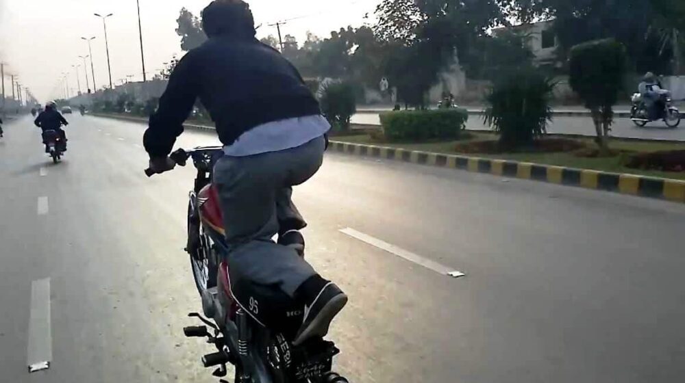 Over 30 Illegal Motorcycle Racing Groups Exist in Karachi
