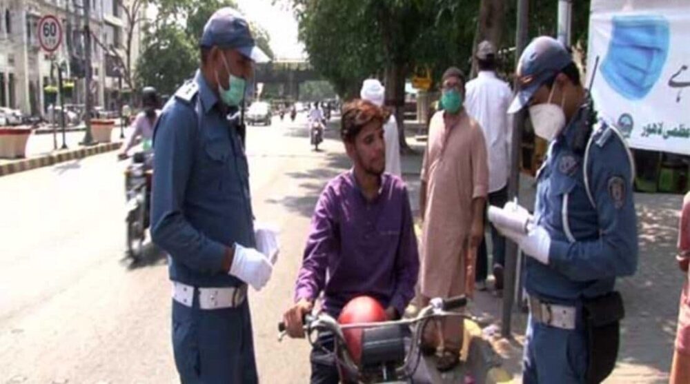 Lahore Traffic Police Fines Over 150,000 Motorcyclists Without Helmets in Just 9 Days