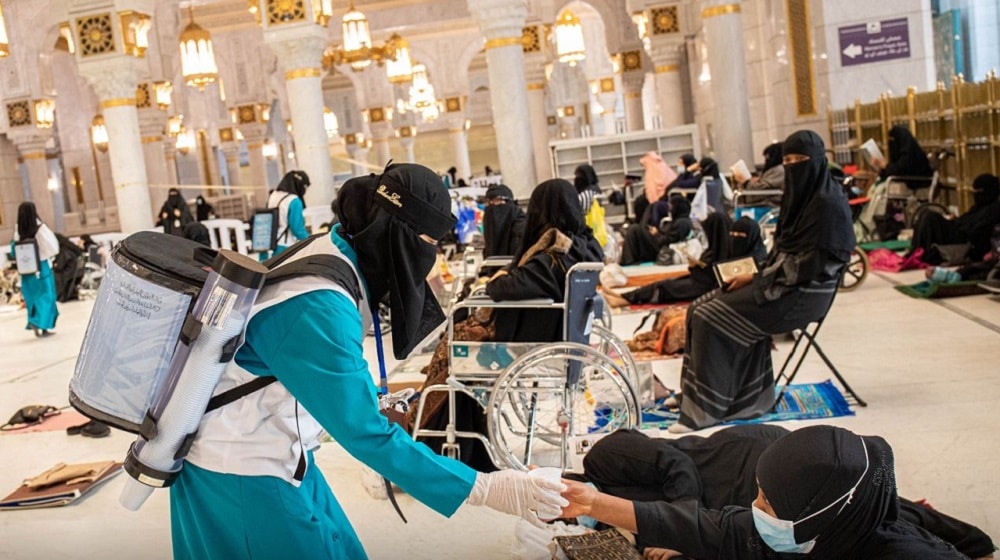 Female Workers Deployed to Assist Pilgrims in Holy Kaaba