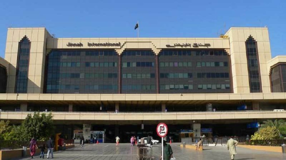 International Passenger Dies Right Before Emergency Landing at Karachi Airport