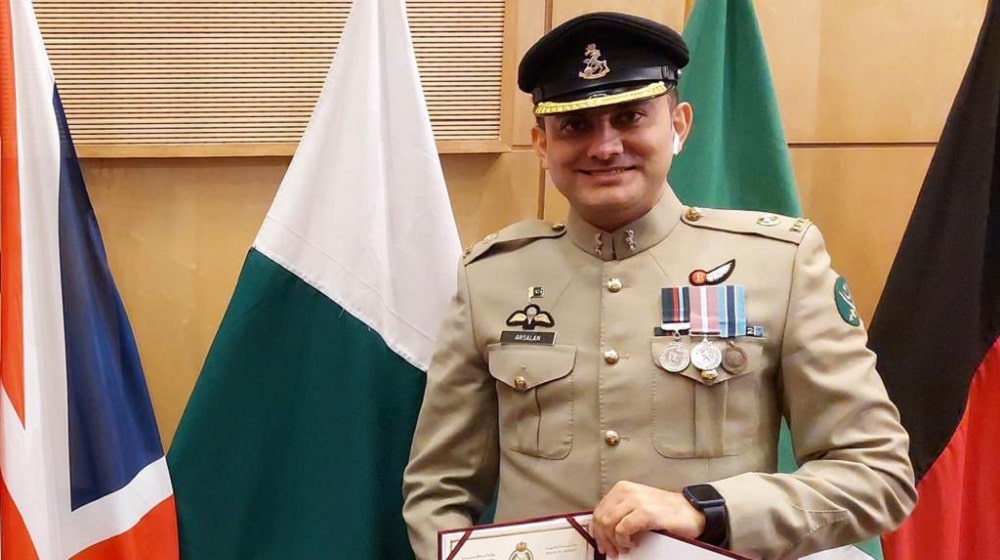 Major Arsalan Zafar Declared Best Foreign Officer at Joint Command & Staff College Kuwait