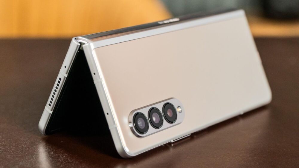 Samsung Galaxy Z Fold 3 Survives Drop Test [Video]