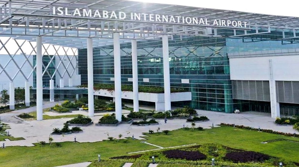 Passengers Confused as Flight Inquiry System Goes Down at Islamabad Airport [Update]