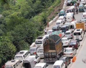 GilGit Baltistan | Traffic | Monsoon | ProPakistani