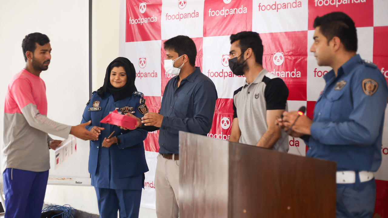 Foodpanda Organizes Training Session to Make Roads Safer for Riders