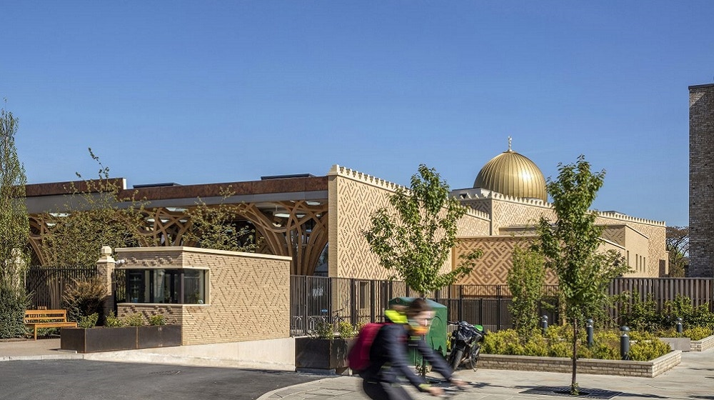 Cambridge Mosque Nominated for UK’s Most Prestigious Architecture Award [Pictures]