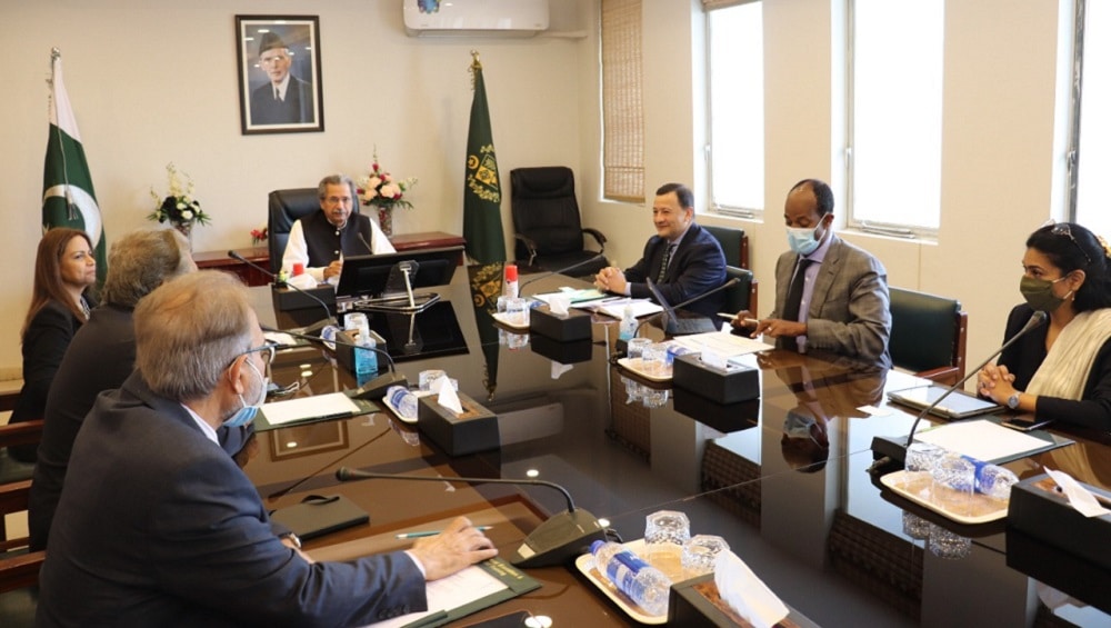 Education Minister Briefs World Bank Delegation About Joint Programs