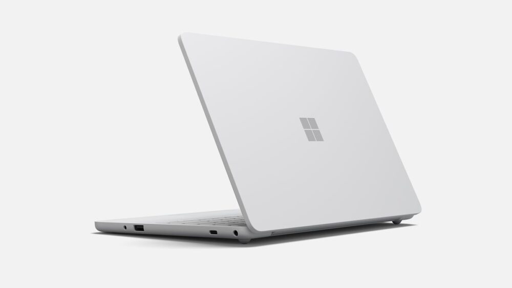 Microsoft Unveils Laptop That Rivals Chromebooks With Windows 11 SE
