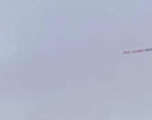 Free Kashmir banner | UK football stadium | [propakistani