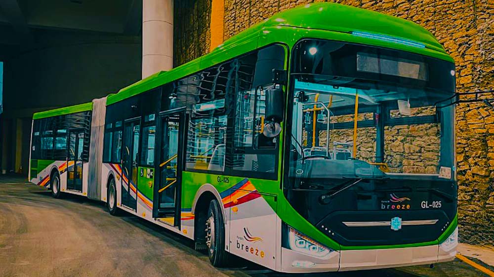 Karachi’s New Green Line Bus Stations Defaced, Buses Pelted