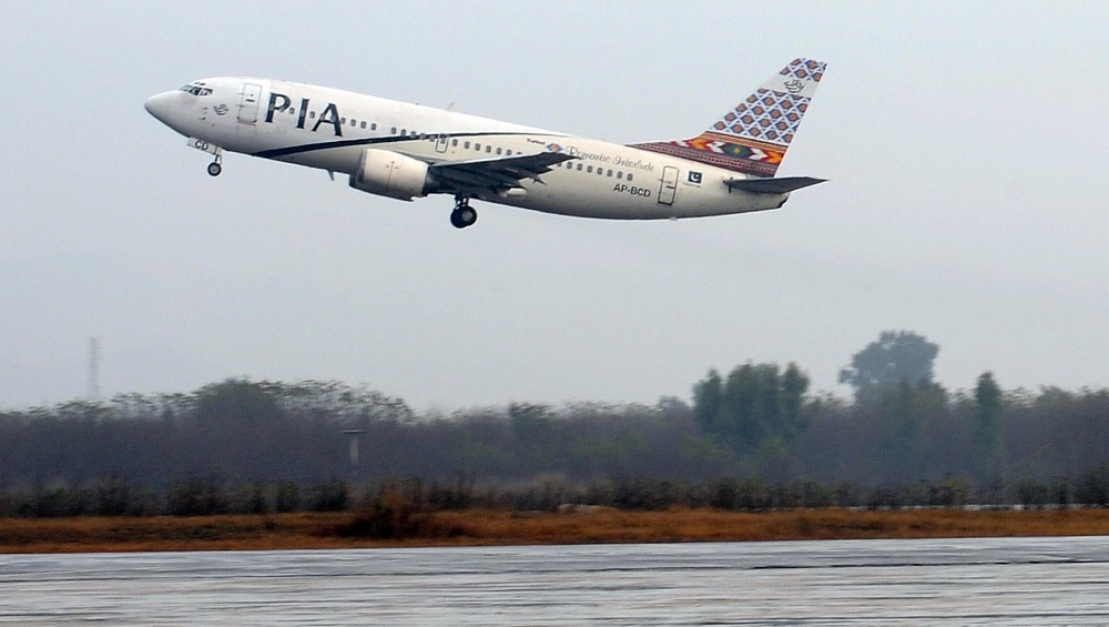 Passengers Suffer as PIA Jet Malfunctions Before Take-Off in Canada