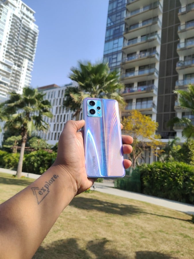 Realme 9 Pro+ can Change Colors in the Sun [Live Images]
