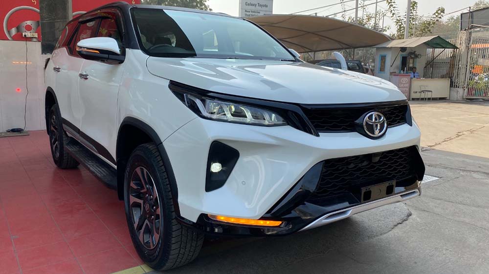 Toyota Fortuner Legender Spotted Again in Pakistan [Video]