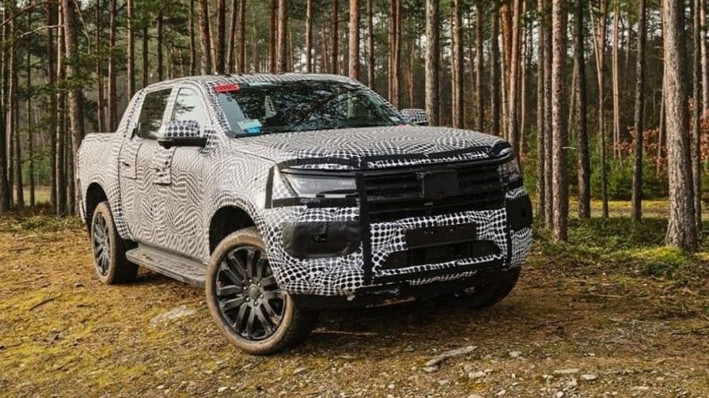 New Volkswagen Amarok Pickup Truck Spotted in Camouflage