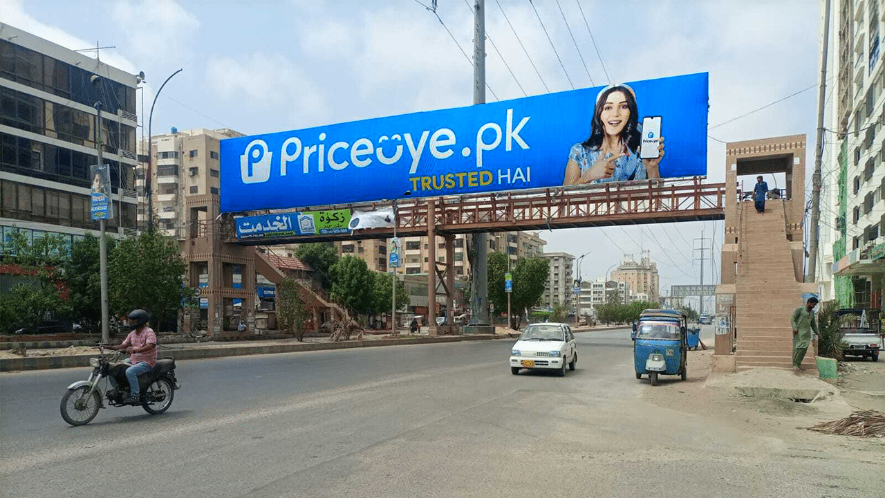 E-Commerce Site PriceOye.pk Takes Karachi by Storm with Its Attractive Billboards