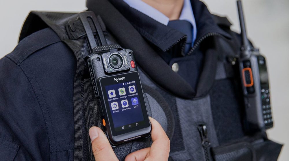 Sindh to Equip Karachi Traffic Police With Body Cameras