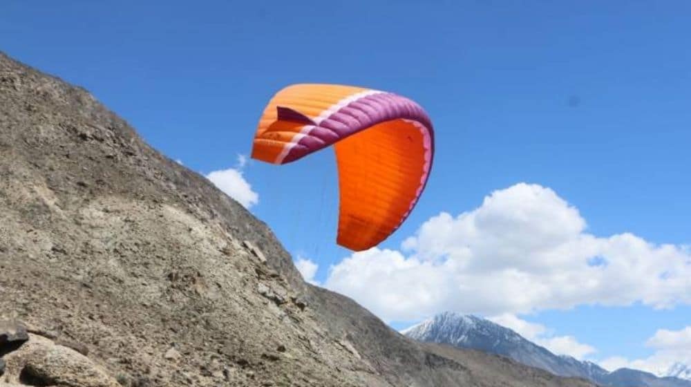 French Paraglider Goes Missing in Hunza, Search and Rescue Operation Underway