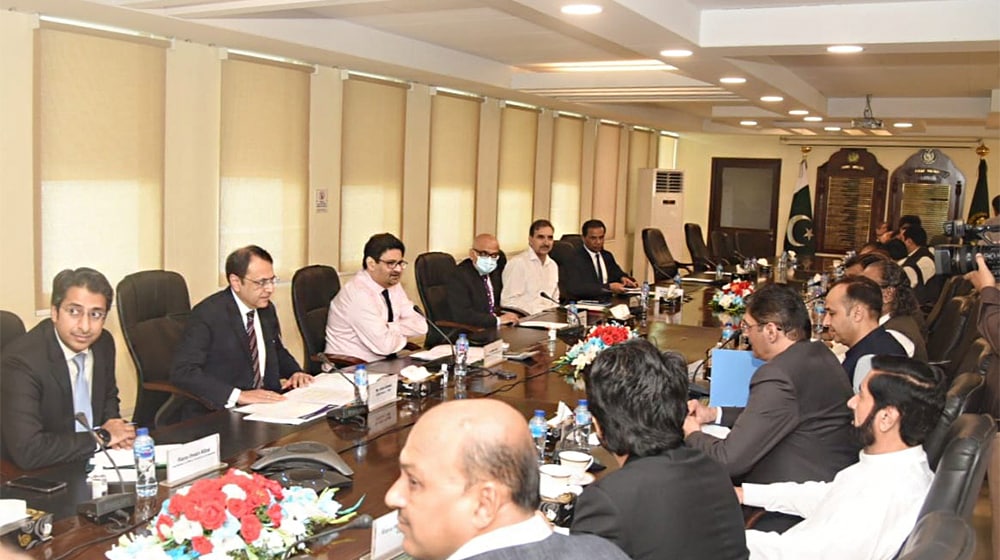 Finance Minister Urges Furniture Manufacturers to Enhance Export Base