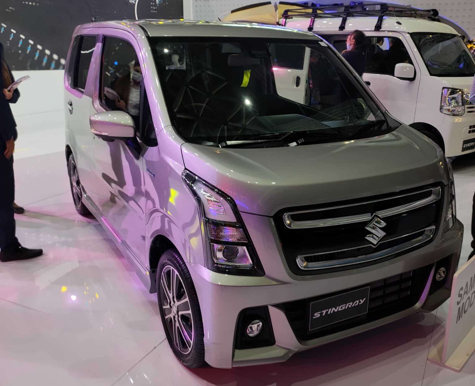 Pak Suzuki Unveils Hybrid Wagon R at Pakistan Auto Show [Pictures] 