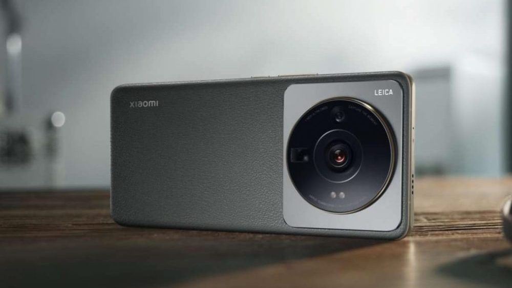 Here’s an Inside Look at Xiaomi 12S Ultra’s Massive Camera [Video]