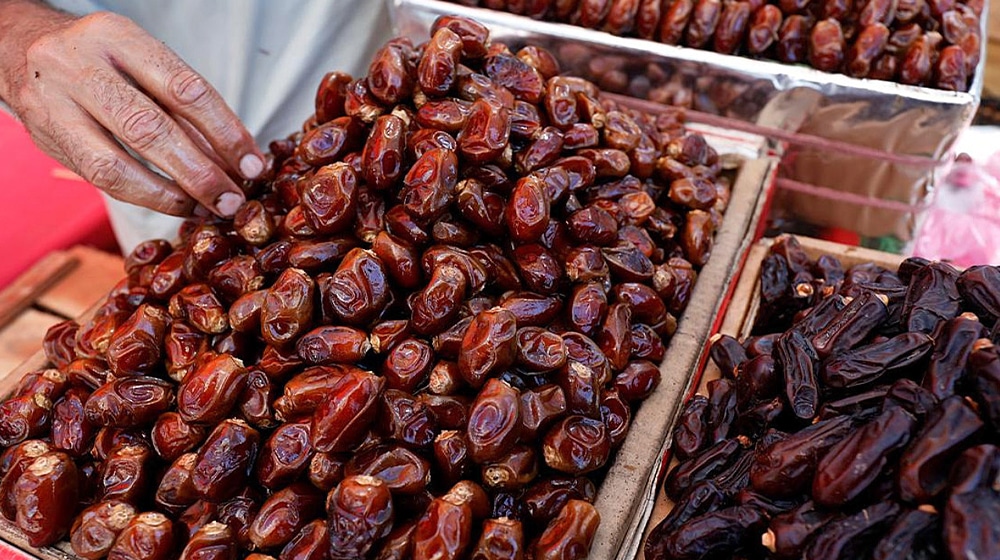 FBR Fixes New Customs Values on Import of Fresh Dates