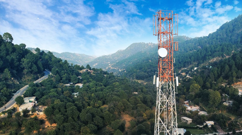 Challenges to Broadband Expansion and 5G Adoption in Pakistan 