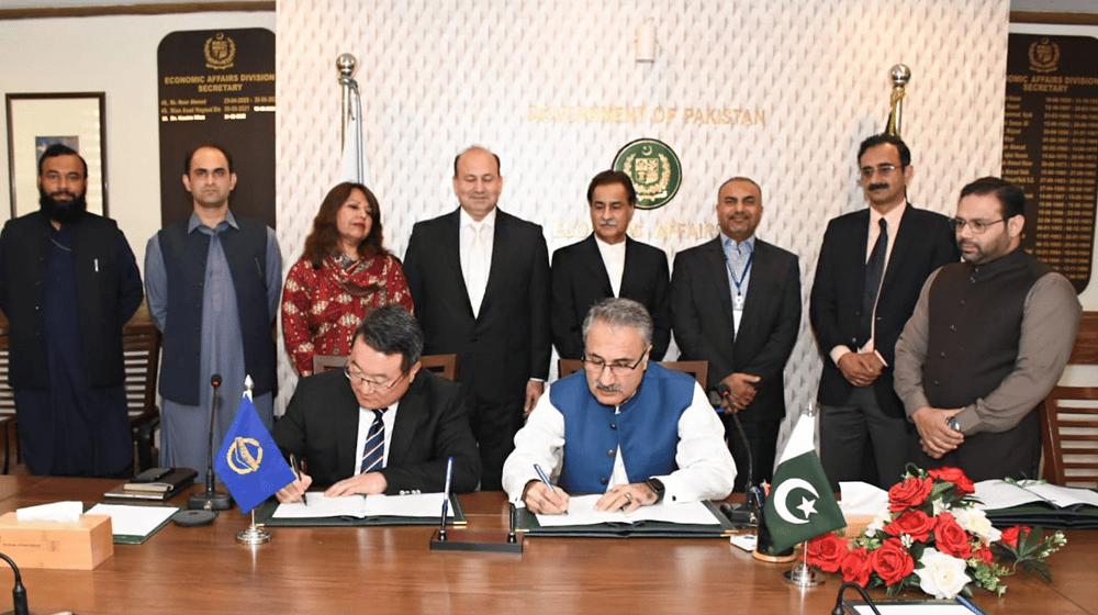 Pakistan Inks $100 Million Financing Agreement With ADB