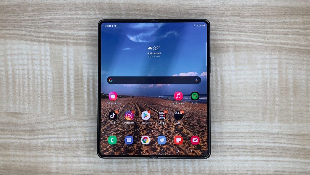 Here is What Google’s First Foldable Phone May Look Like [Images]
