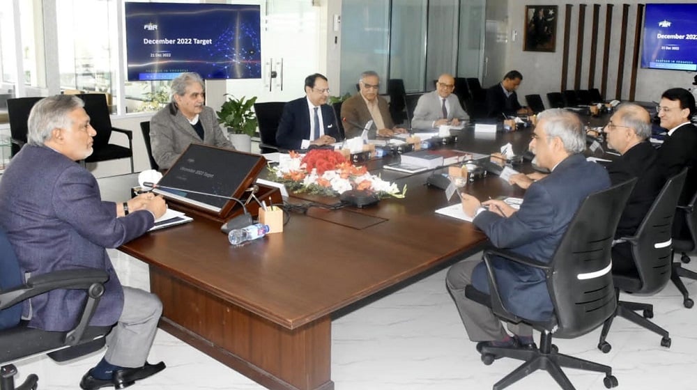 Dar Directs FBR to Meet Tax Collection Target for FY23