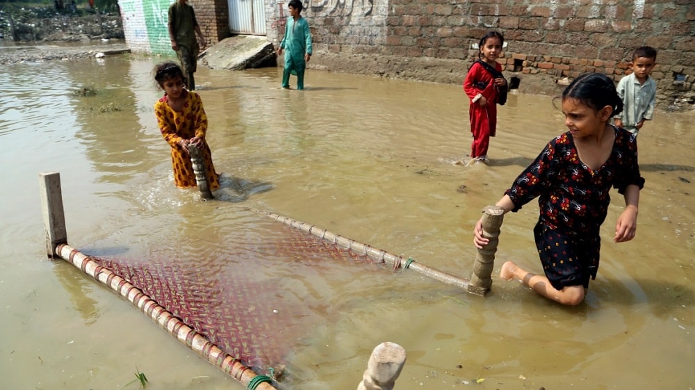 4 Million Children in Pakistan Still Living Next to Stagnant Floodwater: UNICEF