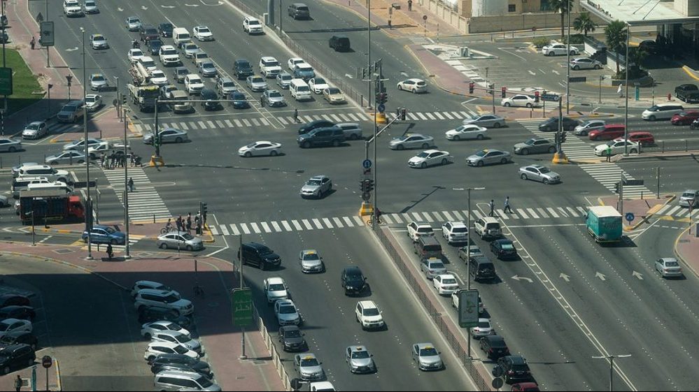 Changing Lanes at Intersections in Abu Dhabi Can Get You AED 400 Fine