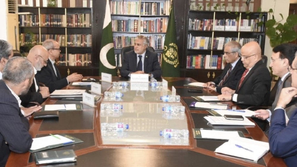 Dar Stresses Importance of Fertilizer Industry for Growth of Agriculture Sector
