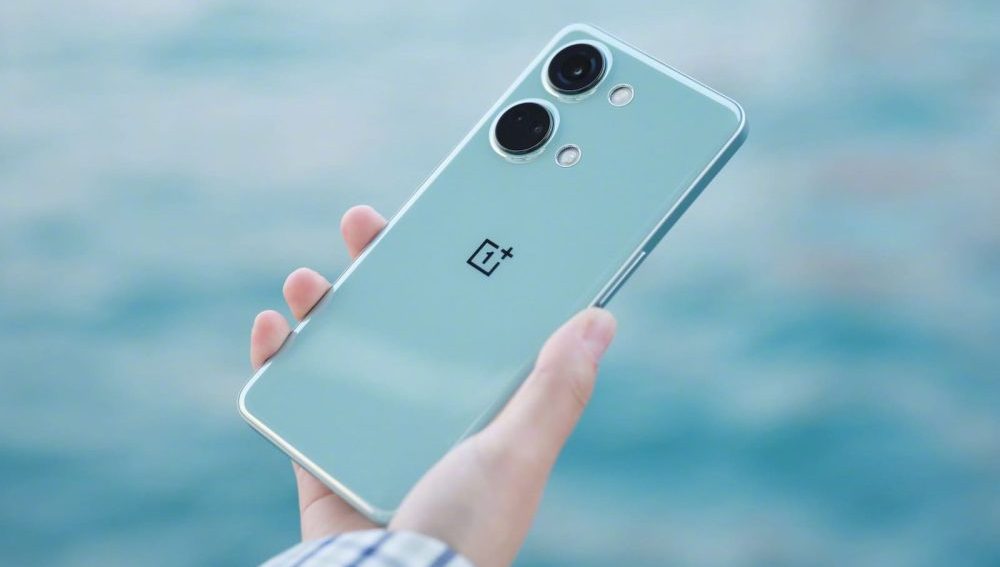 OnePlus Ace 2V Launched With Flagship Hardware for $330