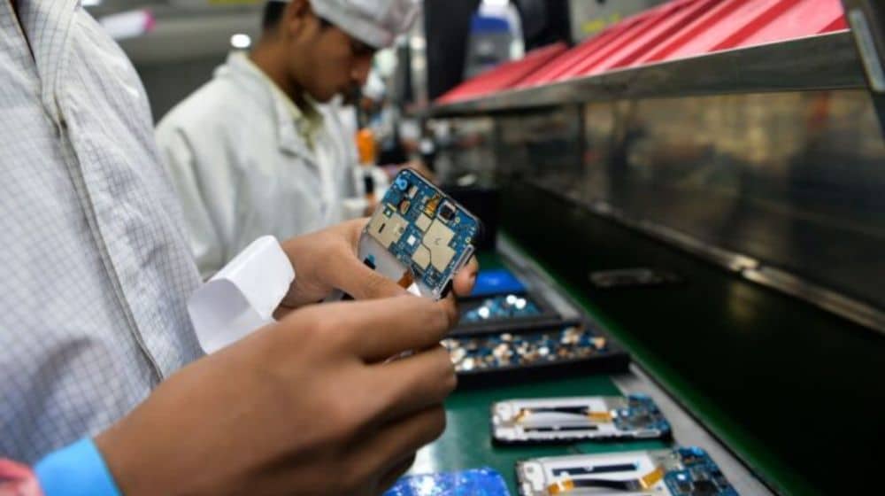 Pakistan Manufactured 2.81 Million Mobile Phones in First 3 Months of 2023