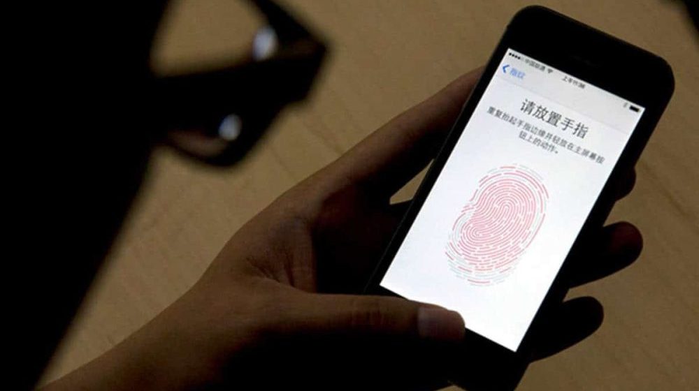 Hackers Can Break Fingerprint Unlocking on Phones Within Hours