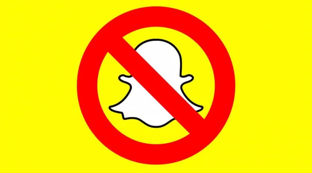 “Delete Snapchat” Searches Increase by 488% After AI Features Roll Out to Everyone