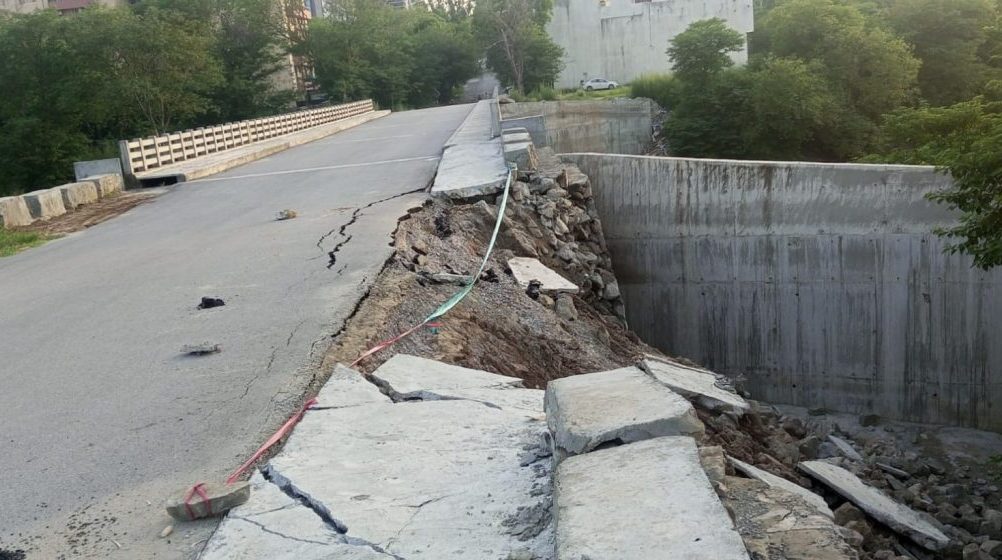 New Road in Islamabad Starts Crumbling After First Monsoon Rain