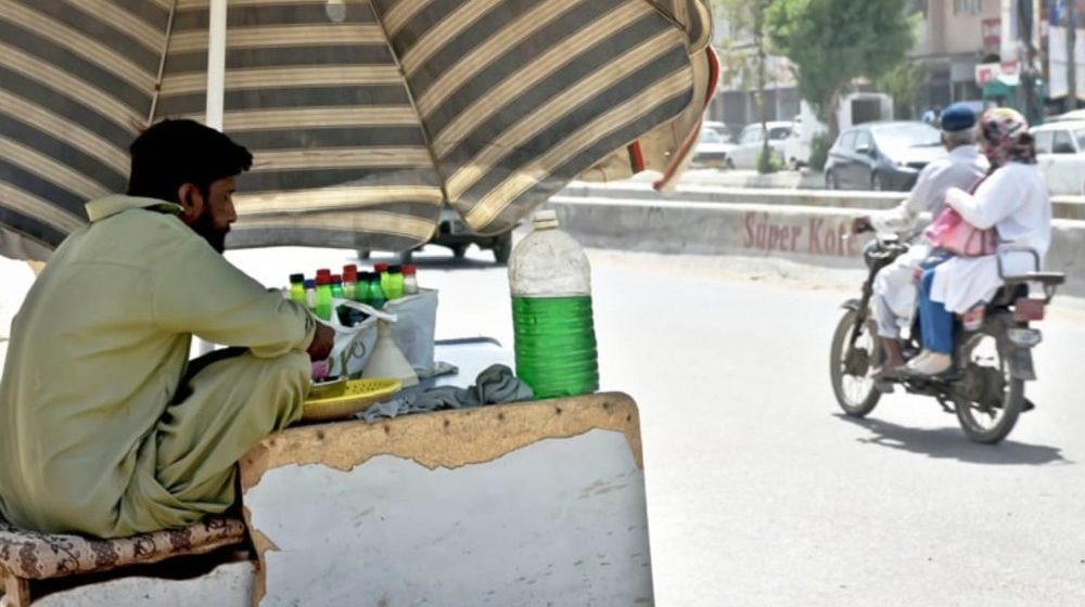 Illegal Petrol Sales are Rising in Karachi