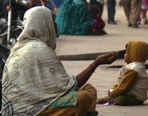 Large Number of Pakistani Beggars are Moving Abroad and Getting Arrested