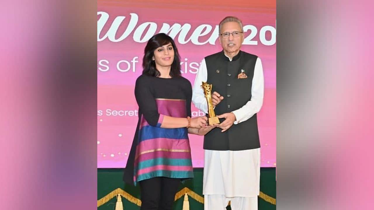 Coca-Cola Pakistan Receives Rising Women Award from President Arif Alvi