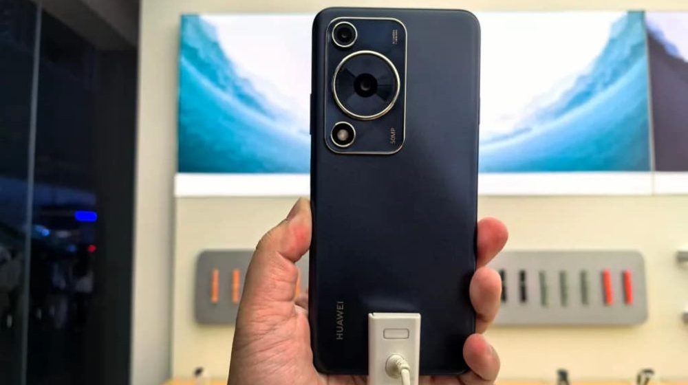 Huawei Enjoy 70 Launched With the Most Bizarre Looking Camera