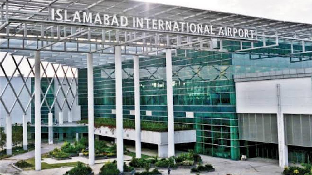 Islamabad Airport Staff Recovers Woman’s Lost Bag Worth Rs. 4 Million