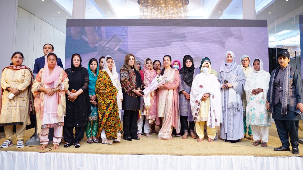 Kashf Foundation Celebrates Female Entrepreneurs at the 2024 Kashf Women Entrepreneurship Awards