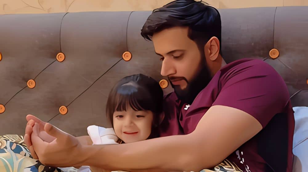 Imad Wasim Shares a Heartwarming Moment With His Daughter [Video]
