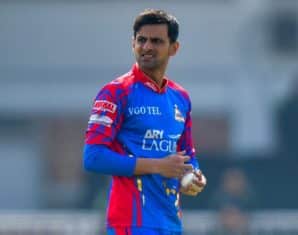 shoaib malik karachi kings psl 10