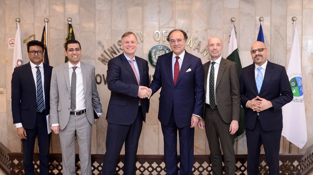 Finance Minister Meets with Team of APM Terminals to Discuss Operations in Pakistan